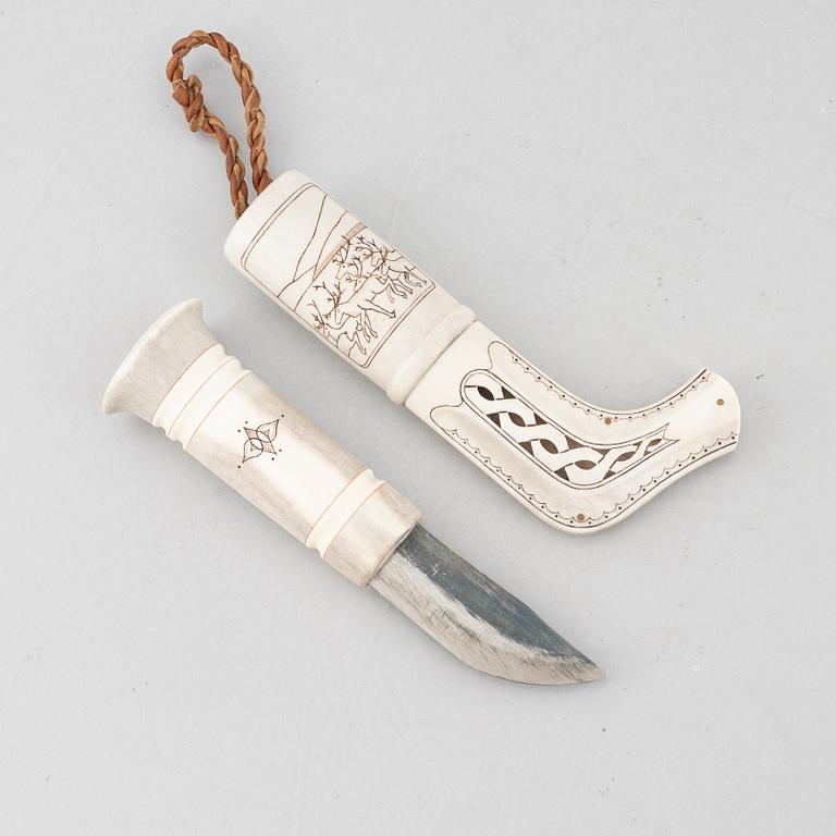 A reindeer horn knife.