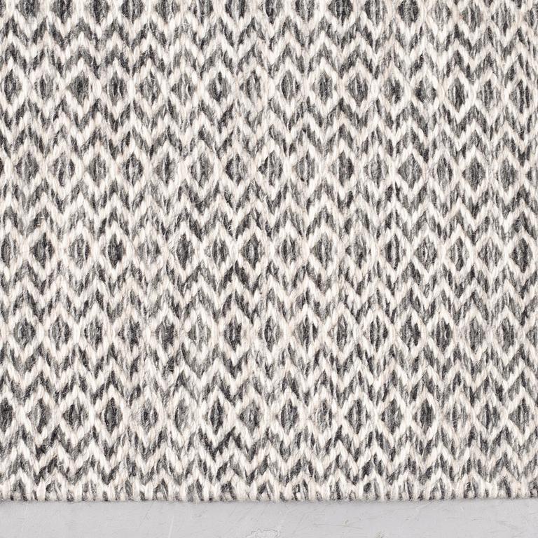 Gunilla Lagerhem Ullberg, a carpet, "Ingrid 919, 580", ca 301-302,5 x 195-197 cm, Kasthall.