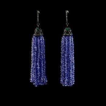 ÖRHÄNGEN, silver och guld, smaragder tot ca 0.35 ct, , diamanter tot ca 0.85 ct och tanzaniter.