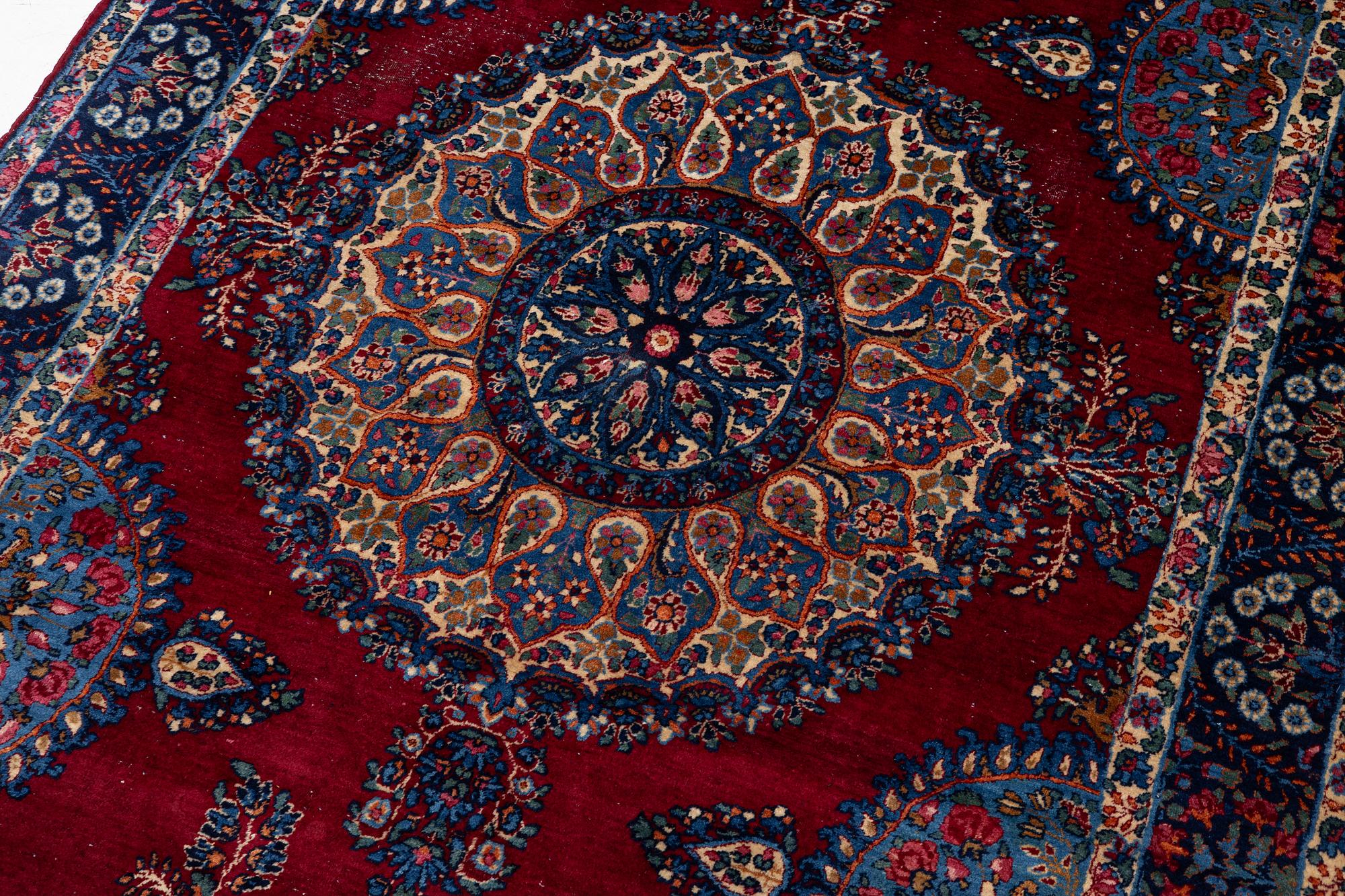 Carpet, approx. 265 x 155 cm.
