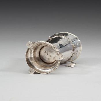 SKRAMMELBÄGARE, sannolikt av Ferdinand Sehl d.y., Stockholm 1727.