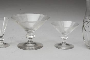 GLASSERVIS, ca 90 delar. 1900-tal.
