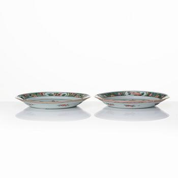 A pair of famille verte plates. Qing dynasty, Kangxi (1662-1722).