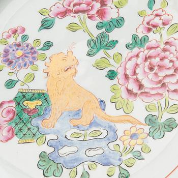 A famille rose style dish, preusmably Samson, circa 1900.