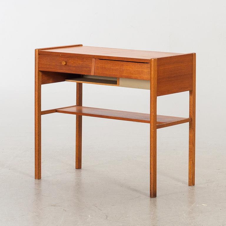 A 1950's Bjärnum dressing table.