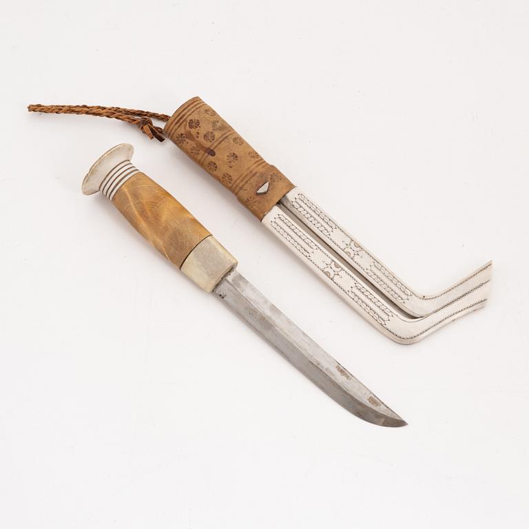 Thore Sunna, a reindeer horn knife, before 1963, signed.