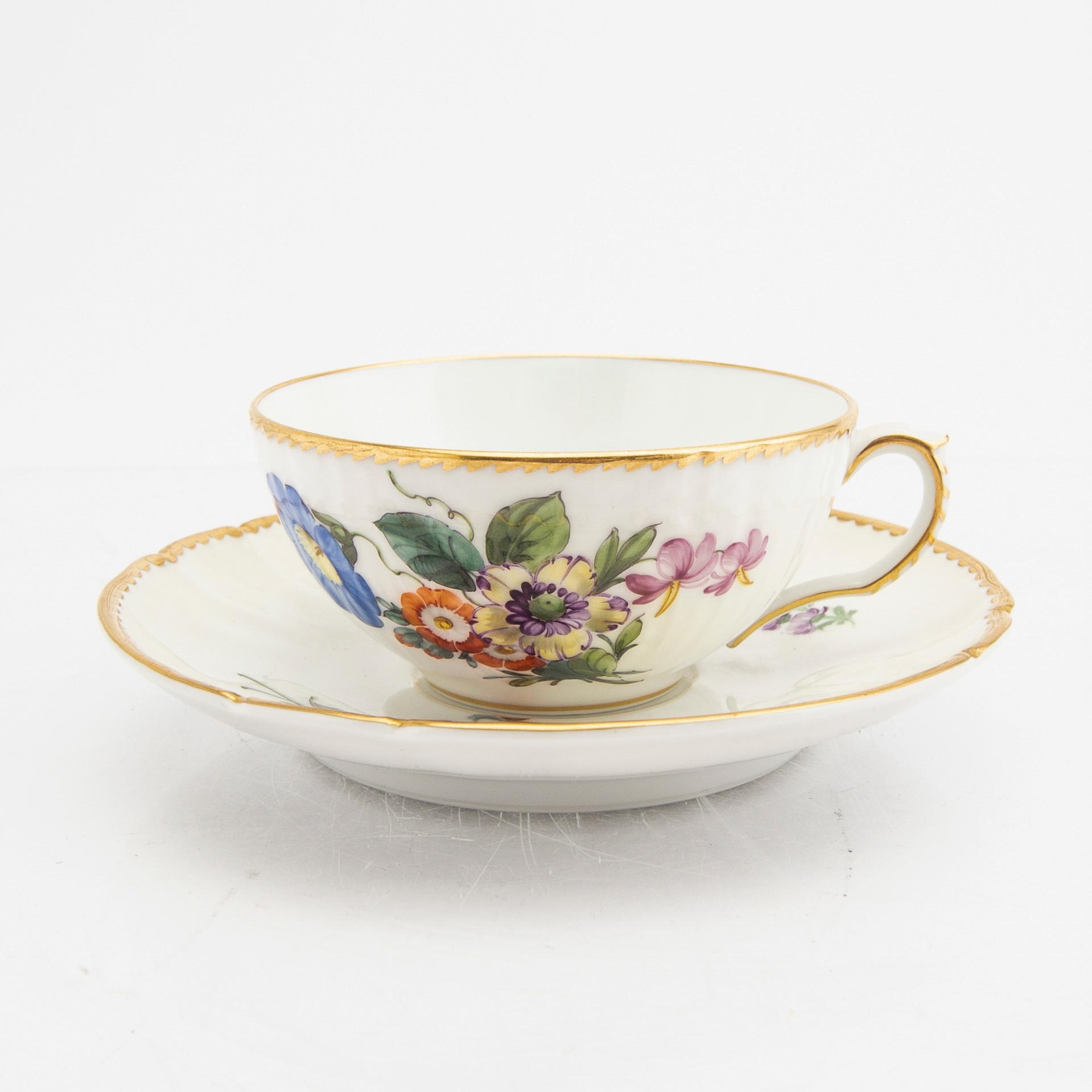 Service "Saxisk Blomst" 12 pcs Royal Copenhagen Denmark porcelain mid-20th century.