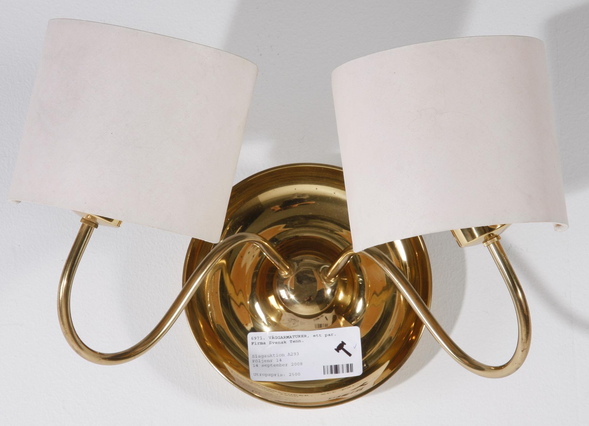 VÄGGARMATURER, ett par. Firma Svensk Tenn.
