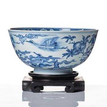 Skål, porslin. Qingdynastin, Kangxi (1662-1722).