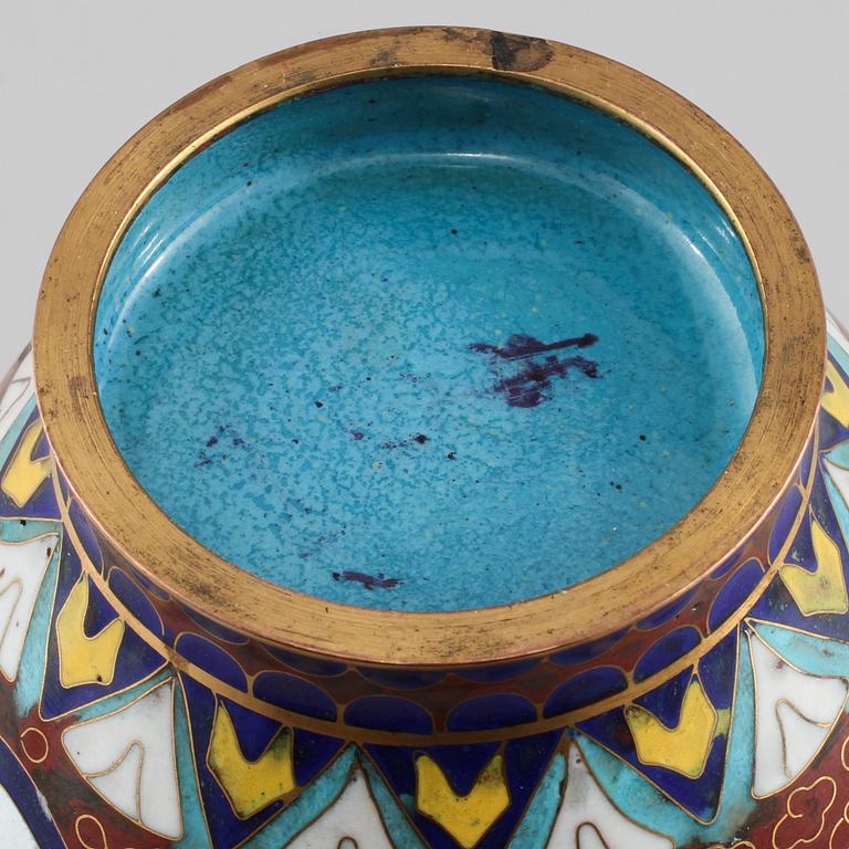 VAS, cloisonne, orientalisk, 1900-tal.