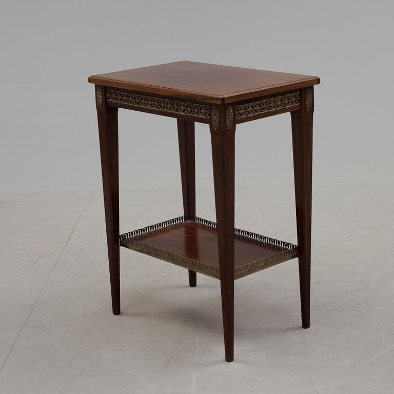 BORD, gustaviansk stil, 1900-talets andra hälft.