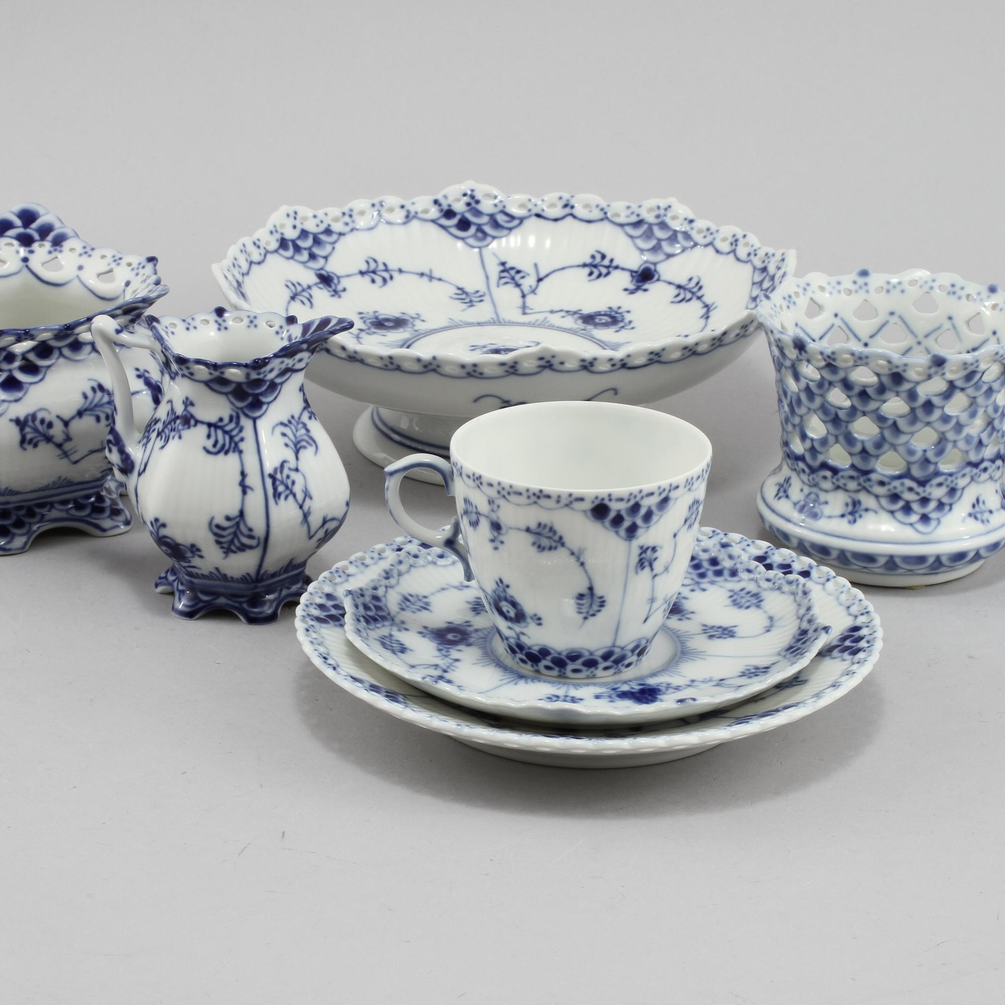 KAFFESERVISDELAR, 14 delar, "Musselmalet", Royal Copenhagen, Danmark, 1900-talets andra hälft.