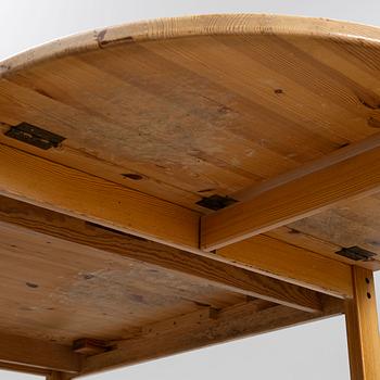 A dining table, second half of the 20th Century.
