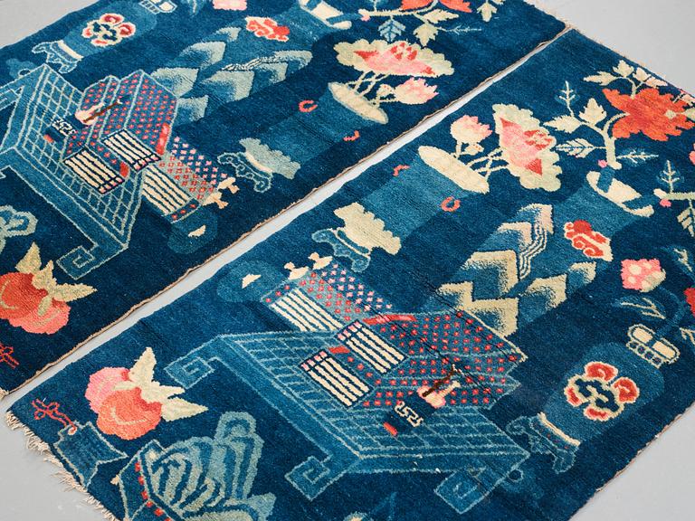 RUGS, 1 pair, old/semi-antique Baotou, China, ca 135 x 71,5 cm each.