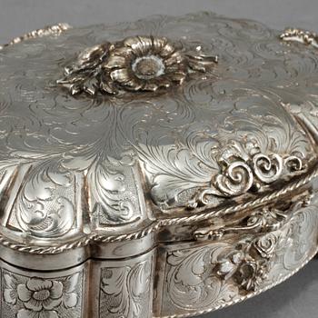 SKRIN, silver, importstämplad, omkring 1900. Vikt 450 gram.