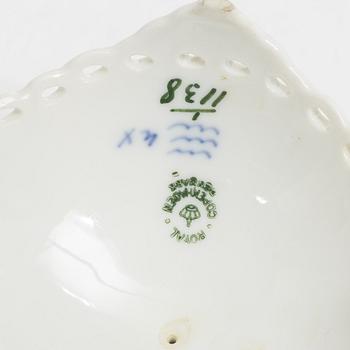Royal Copenhagen, 27 service pieces, 'Blue Fluted', Denmark.