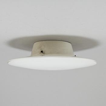 ARNE JACOBSEN, VÄGGLAMPA / TAKLAMPA "AJ-Eklipta", Louis Poulsen, Designad 1959.