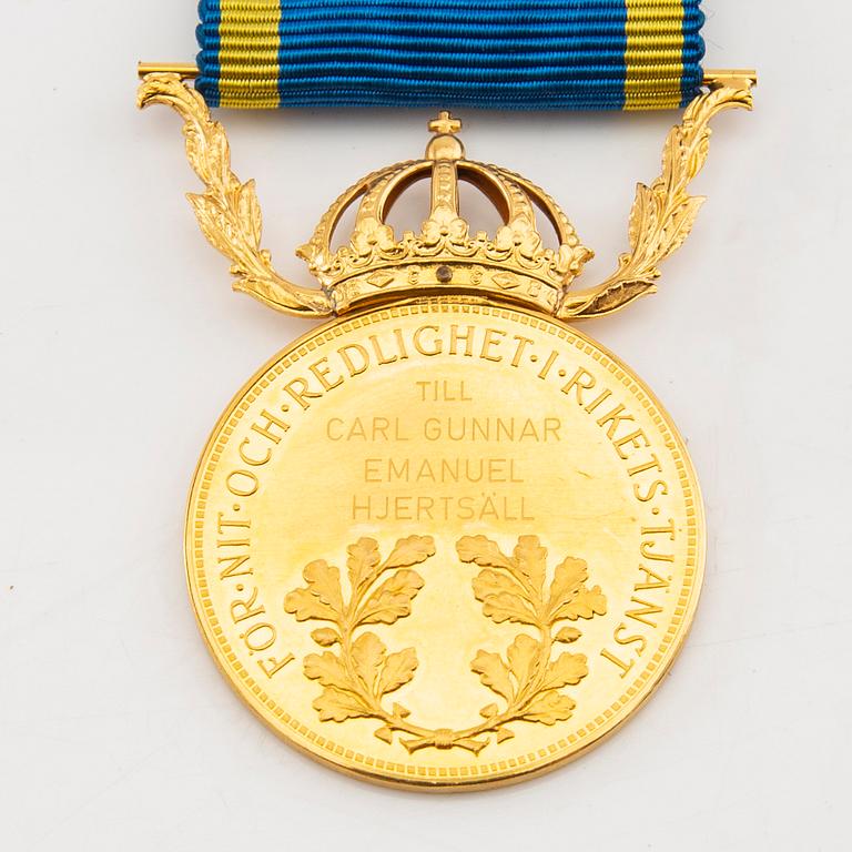 Medal "For Diligence and Integrity in the Service of the Realm" 18K gold.