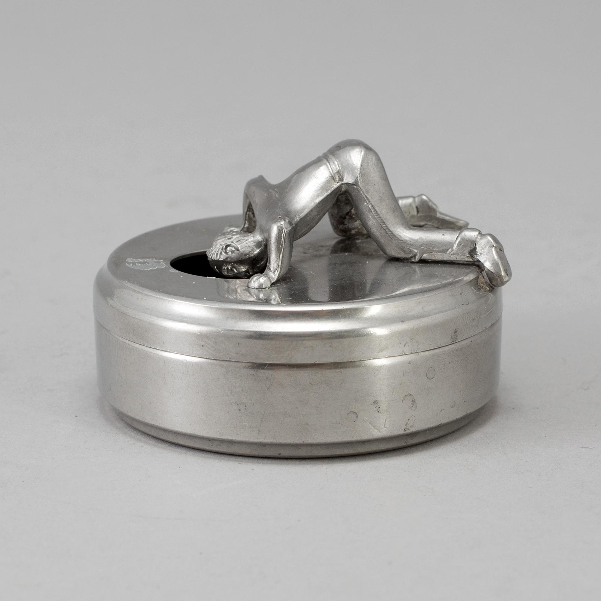 A pewter box by Widerholm & Dahlberg, Eskilstuna, Sweden. 1930/40s.