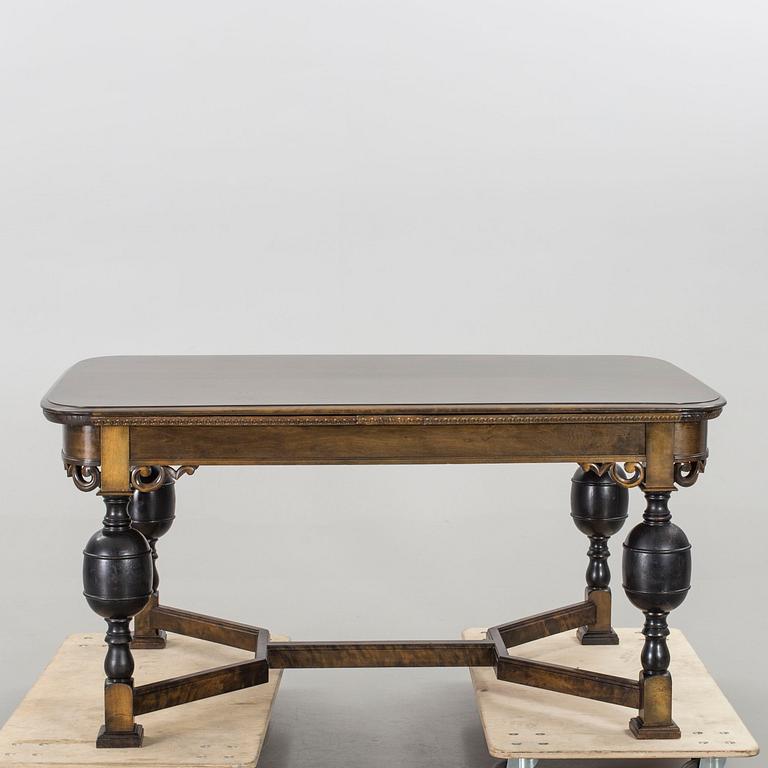 MATBORD, barockstil,  brickmärkt E. Pettersson Gefle Möbleringsaffär, 1930-tal.