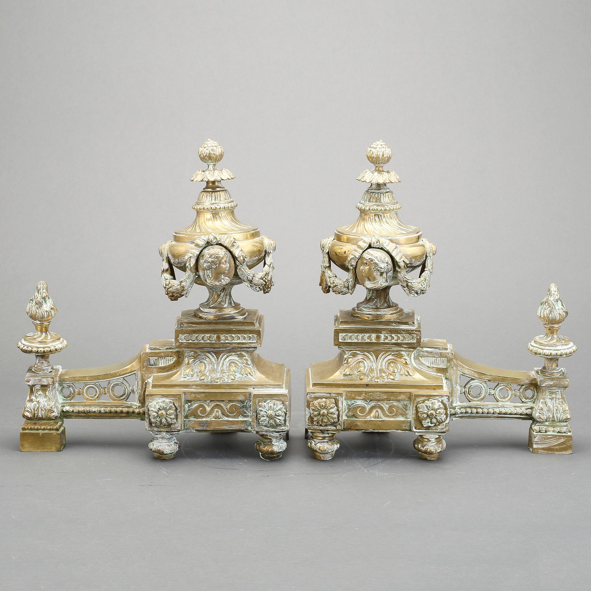 ELDHUNDAR, ett par, brons, Louis XVI-stil, sent 1800-tal.