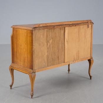BYRÅ, barockstil, 1900-tal.