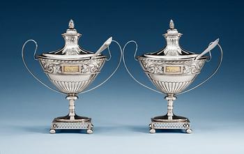 818. A PAIR OF SWEDISH SILVER SUGAR-BOWLS AND COVERS, Makers mark of Per Zethelius, Stockholm 1797.