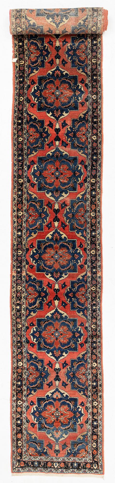 Gallerimatta, orientalisk, ca 792 x 77 cm.