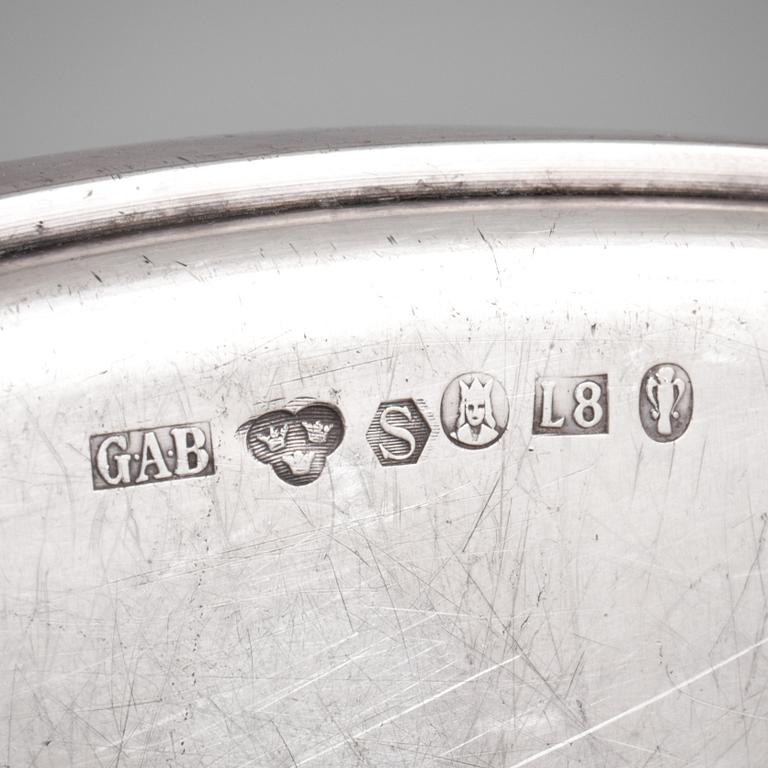 BRICKA, silver. GAB, Stockholm, 1937. Vikt ca 1080 g.