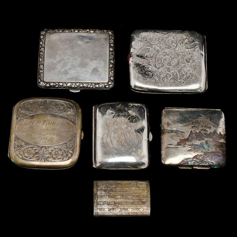 CIGARETTETUIER, 4 st, TÄNDARE samt PUDERDOSA,  silver, mestadels importstämplar. Vikt 480 gram.