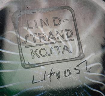 VASER, 2 st, glas, Vicke Lindstrand, Kosta. Sign o numr 1052.