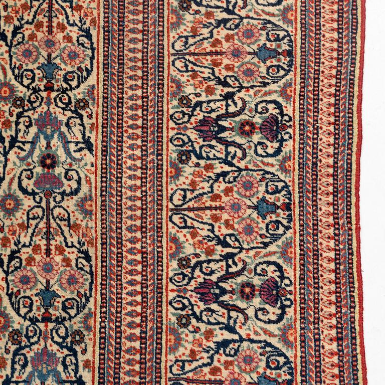 An antique /semi-antique Tabriz carpet, ca 311-315 x 206 cm.