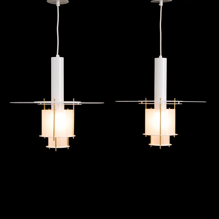 A pair of 21 st century '1627' pendant lights for KJM- Tuote.