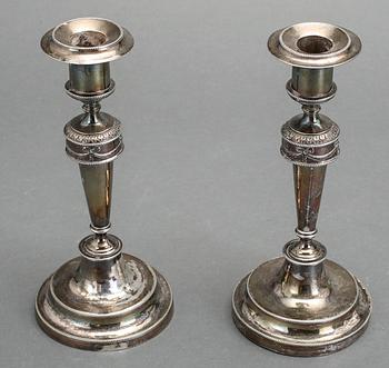 LJUSSTAKAR, ett par, silver, oidentifierade stämplar, omkring 1900.