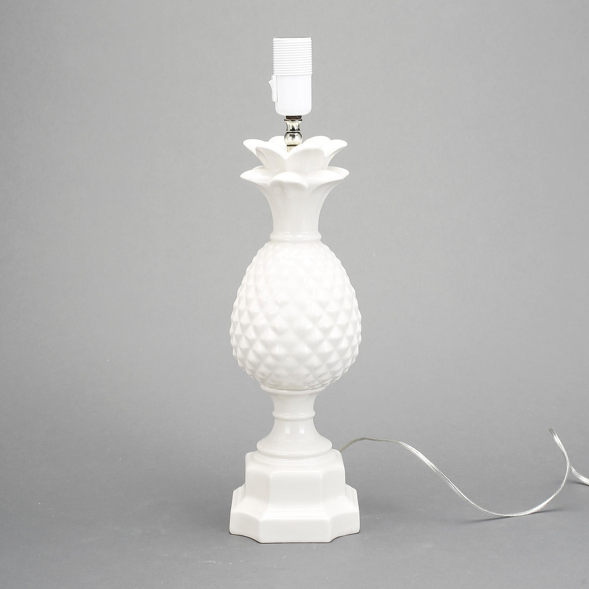 BORDSLAMPA, porslin, Italien, 1900-talets andra hälft.