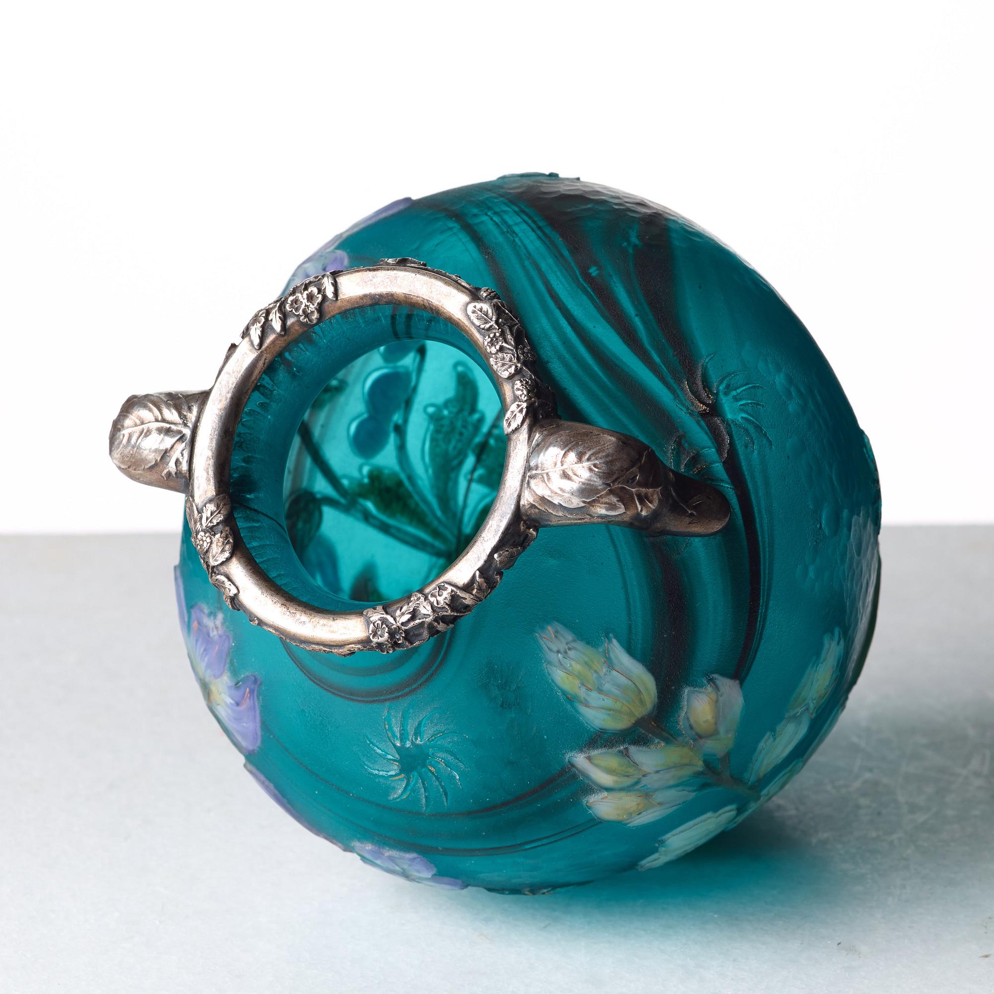 A Burgun & Schverer Art Nouveau cameo glass vase, France ca 1900.