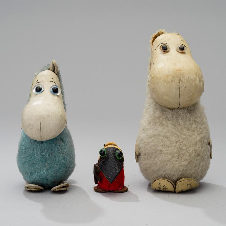 MUMINTROLL, 2 st, och ett SUMPPI-TROLL, Atelier Fauni, Finland, 1950/60-tal.