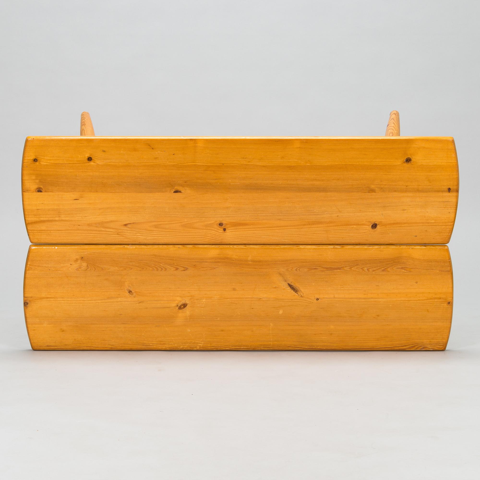 Ilmari Tapiovaara, penkkejä, 2 kpl, Laukaan puu 1970-luku.