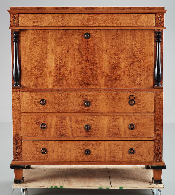 CHIFFONJÉ, karl Johan, 1800-talets mitt.