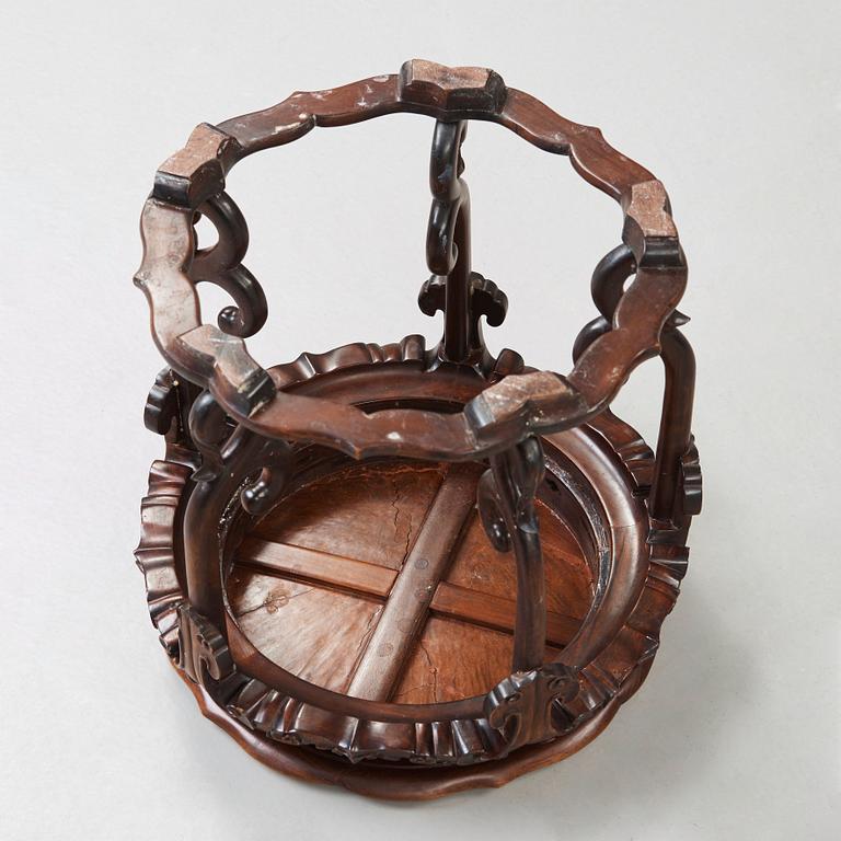 PALL, hardwood. Qingdynastin (1644-1912).