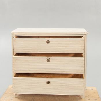 Chest of drawers, Gustavian style, around 1900.