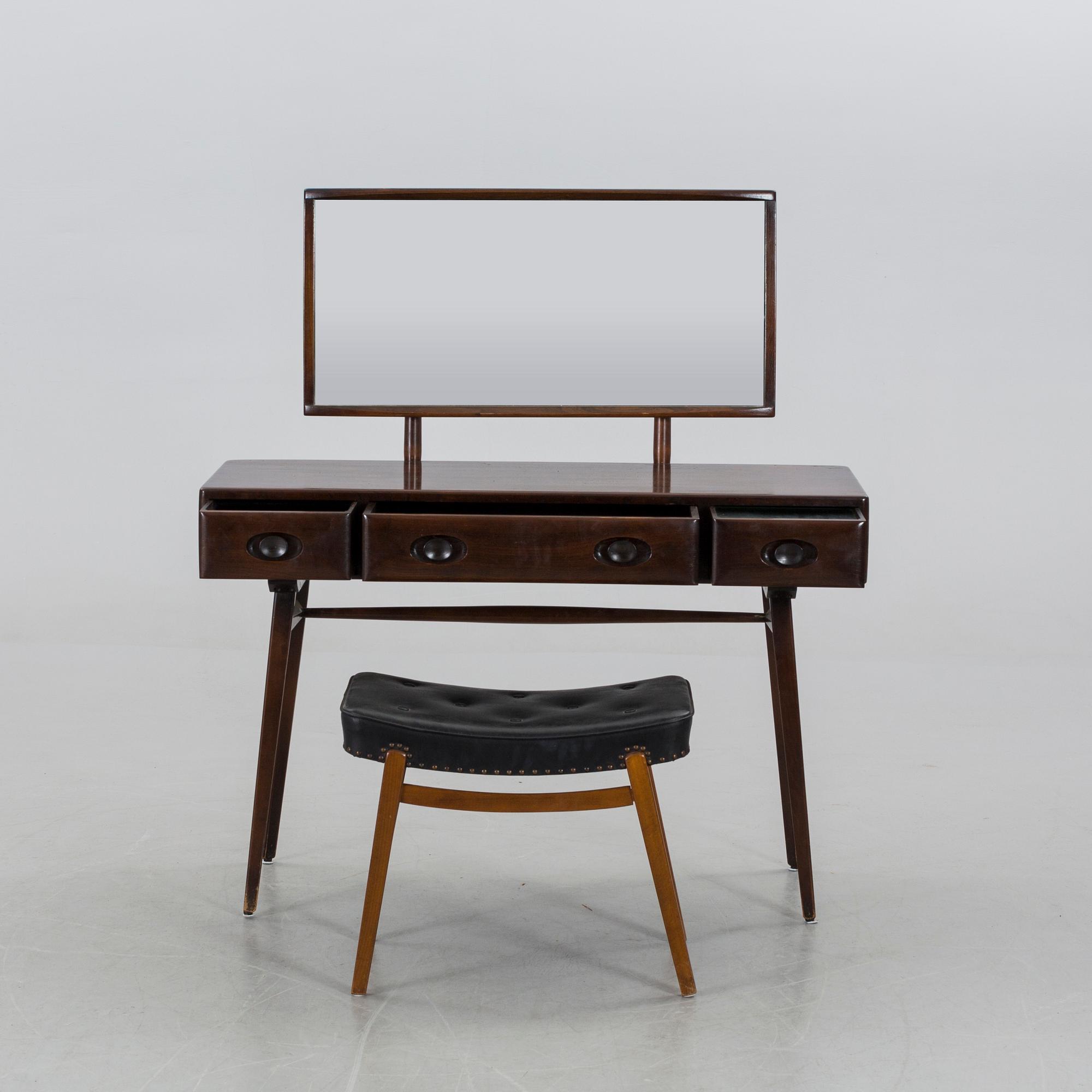 A DRESSING TABLE ERCOL ENGLAND MID 20TH CENTURY.