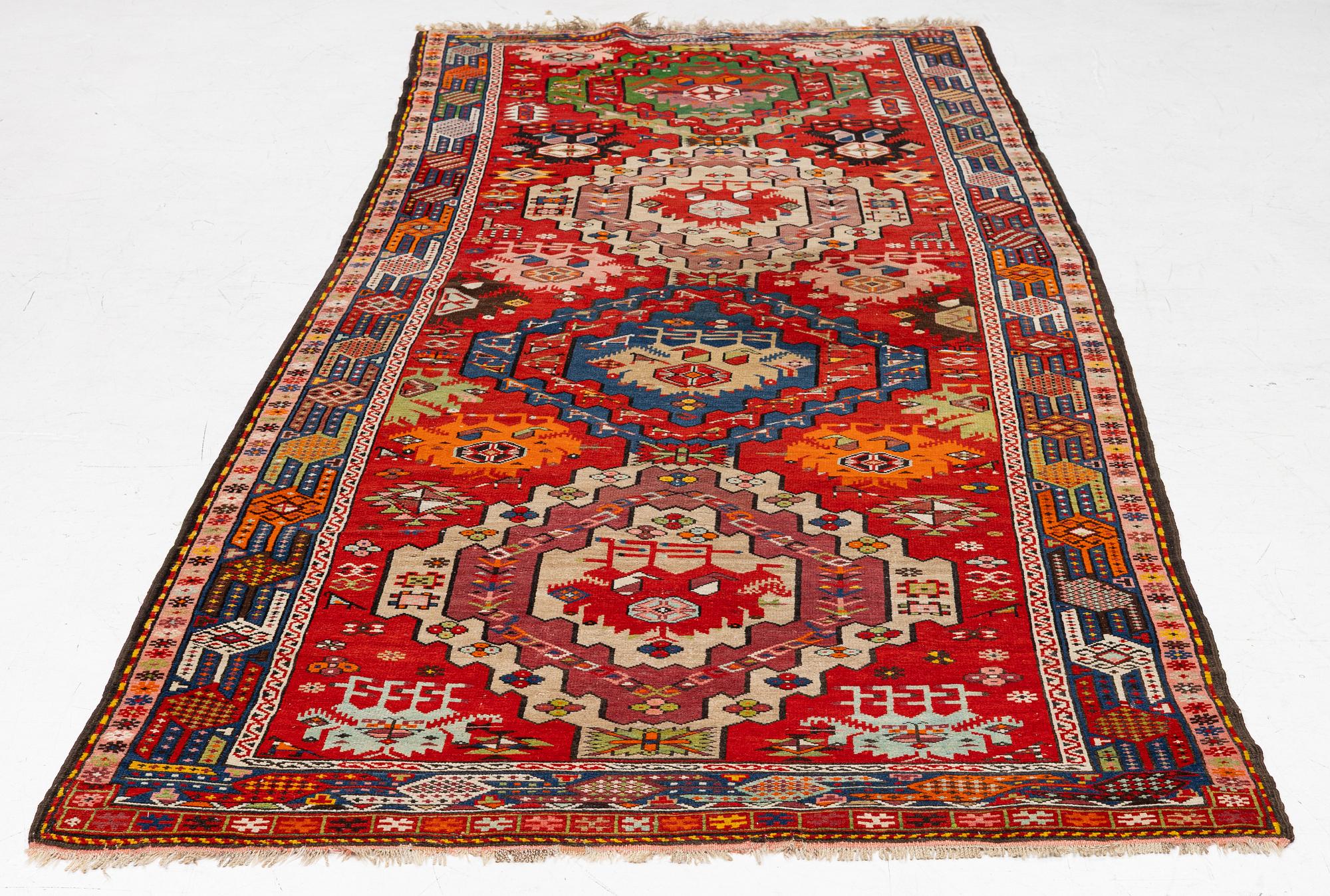 Caucasian runner, approx. 340 x 138 cm.