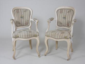 KARMSTOLAR, ett par, rokokostil, 1800-tal.
