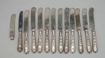 SMÖRKNIVAR 12 st, silver, Fredrik Tiander, Lovisa, Finland 1846. Tot. vikt ca 462 g.