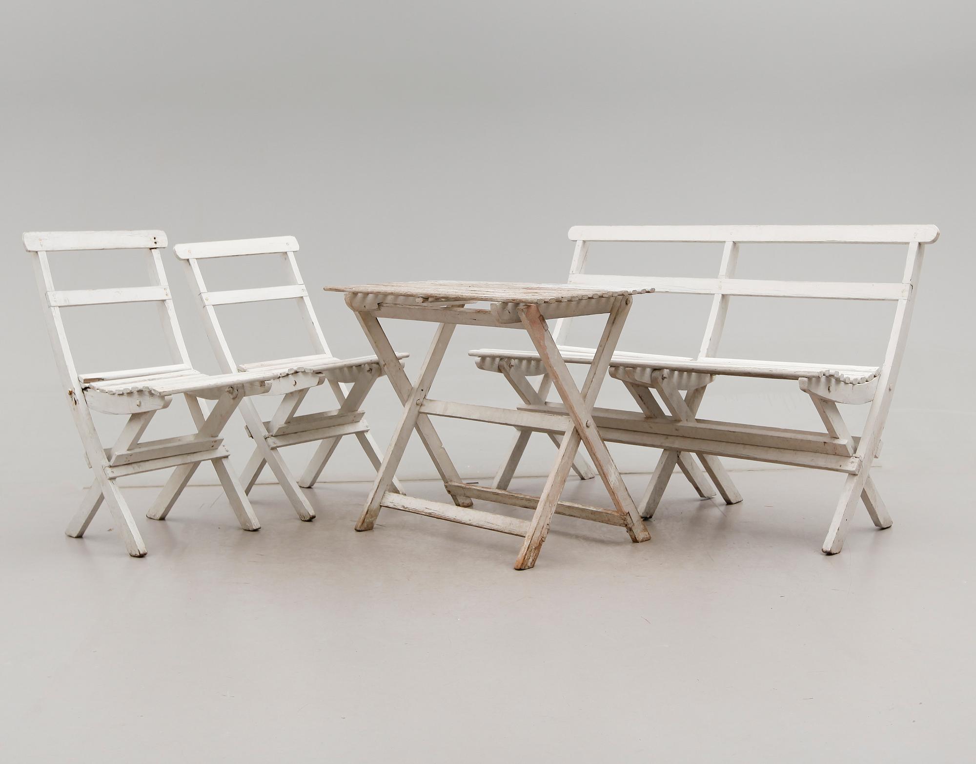 TRÄDGÅRDSMÖBEL, 4 delar, 1900-talets första hälft.