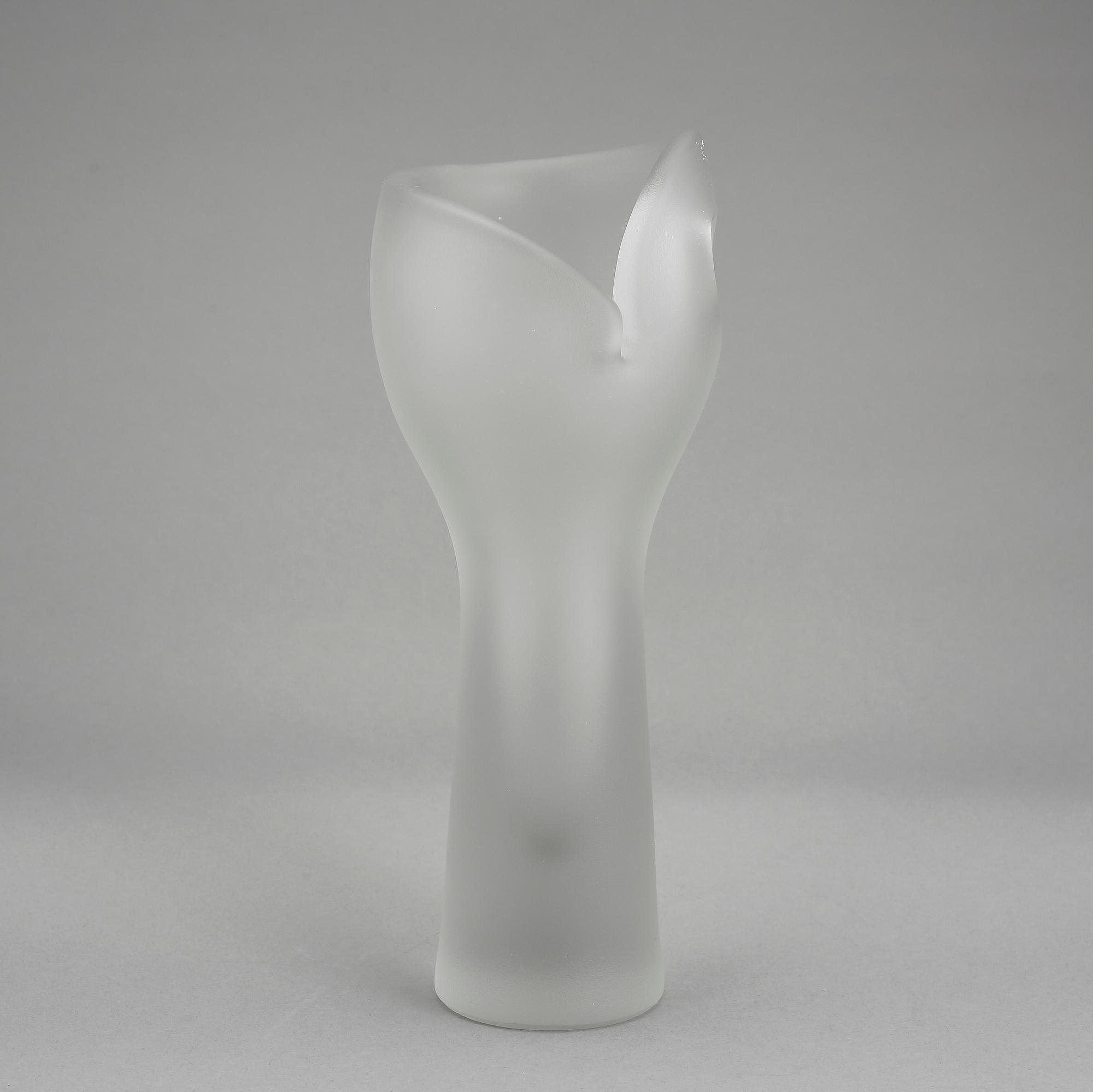 VAS, glas, "Hiidennyrkki" (Jättens näve), Timo Sarpaneva, osignerad.