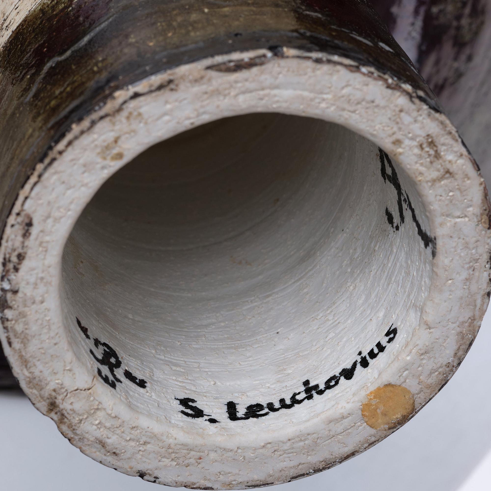 Sylvia Leuchovius, uppsatsskål på fot, Rörstrand 1950-60-tal, nr 879d, unik.