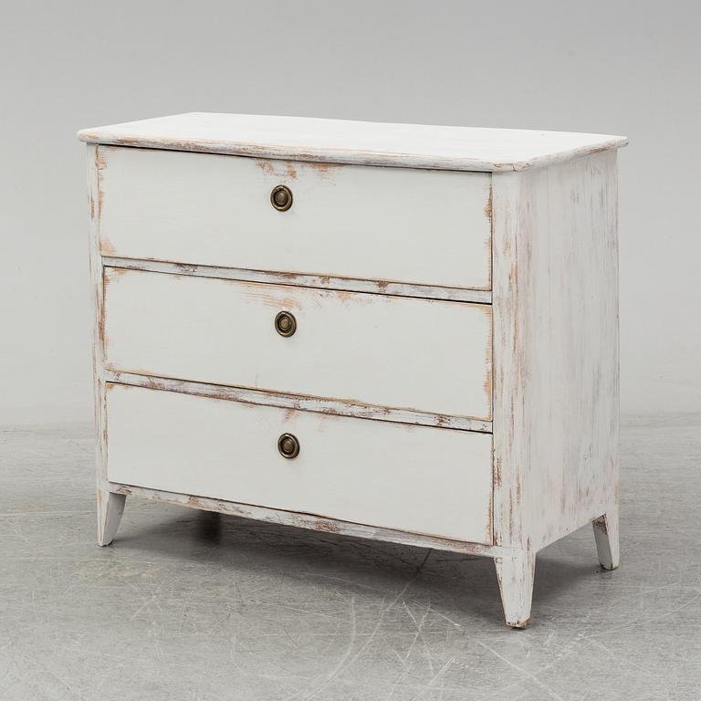A mid 20th Century chest of drawers.