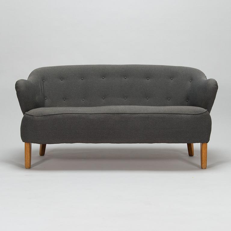 Flemming Lassen, a sofa, manufactured by Asko 1952-1956.